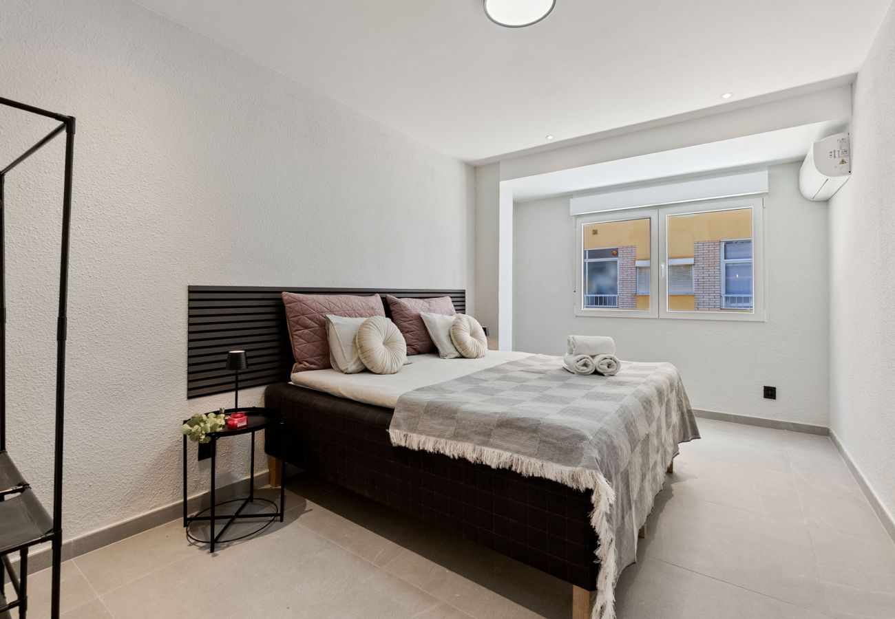 Apartamento en Torrevieja - CASTILLO by the Sea EGVT-1401-A