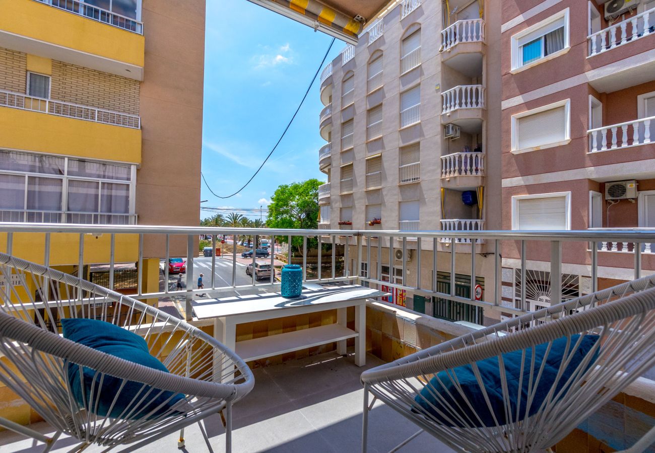 Apartamento en Torrevieja - CASTILLO by the Sea EGVT-1401-A