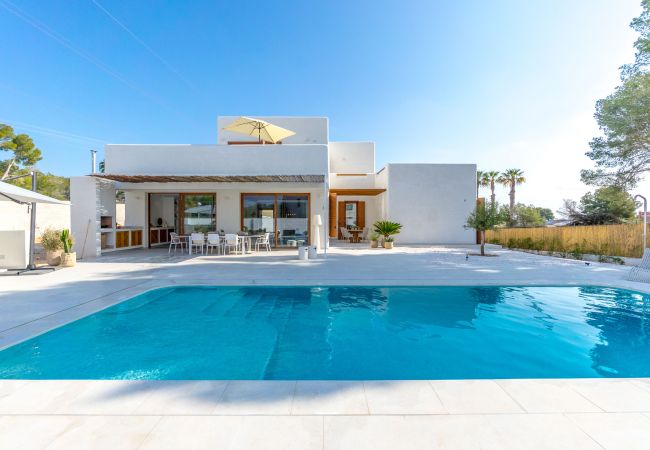 Villa en Orihuela Costa - VILLA MARIPOSA by the Sea