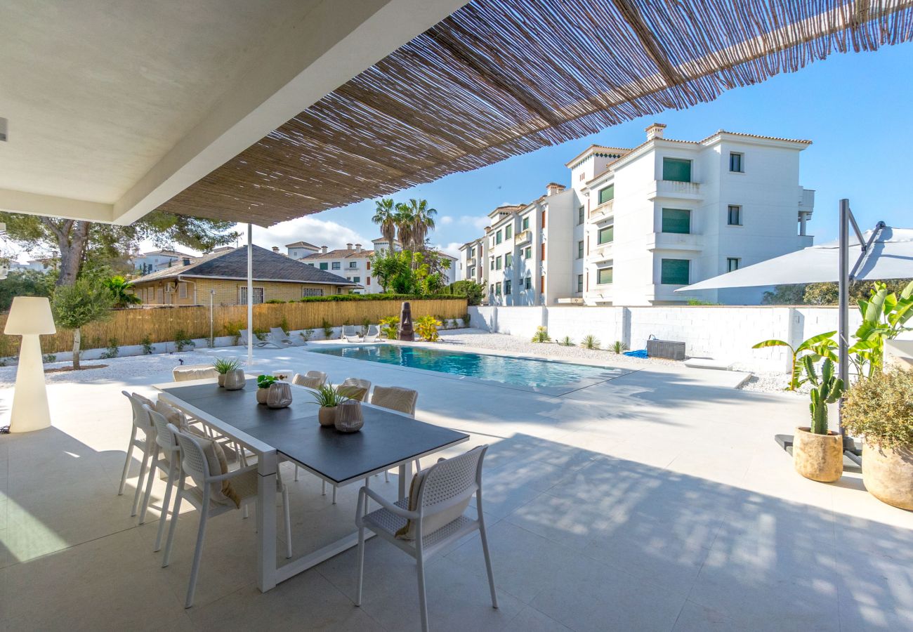 Villa en Orihuela Costa - VILLA MARIPOSA by the Sea