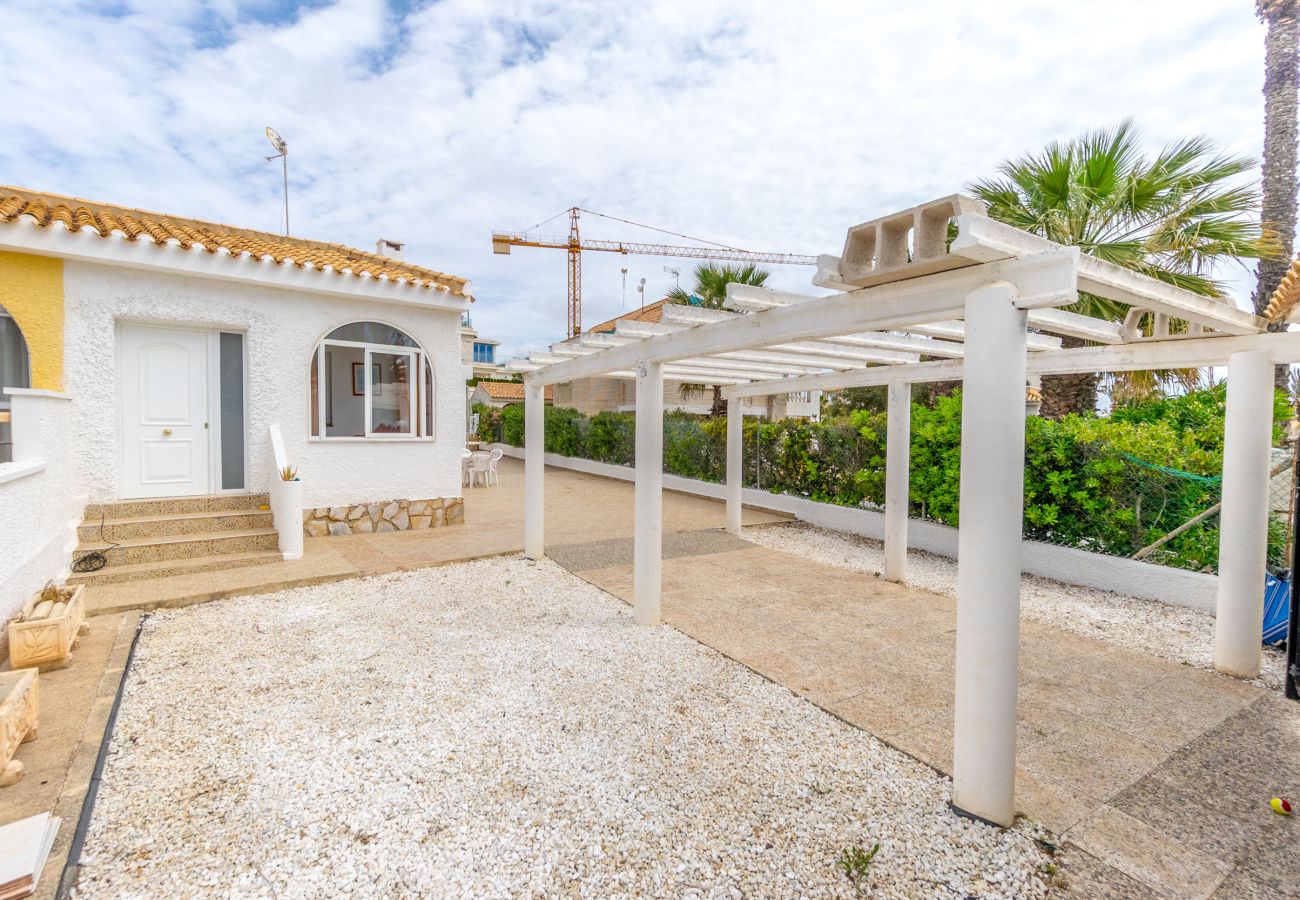 Villa in Orihuela Costa - VILLA ZENIA by the Sea