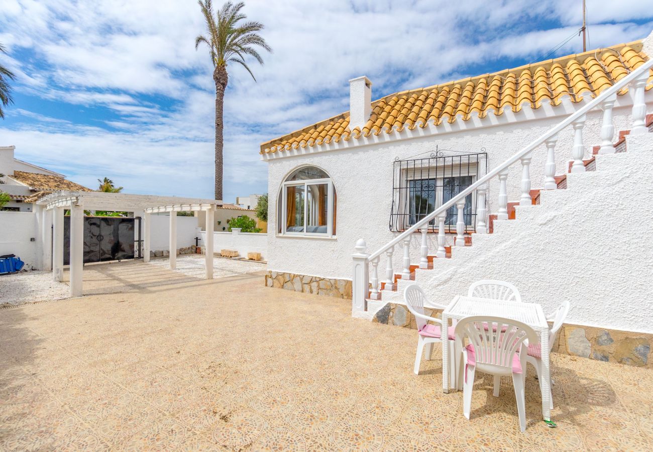 Villa in Orihuela Costa - VILLA ZENIA by the Sea
