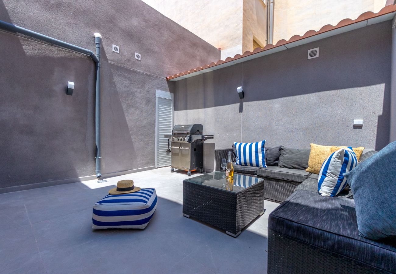 Apartment in Torrevieja - CASTILLO by the Sea EGVT-1401-A