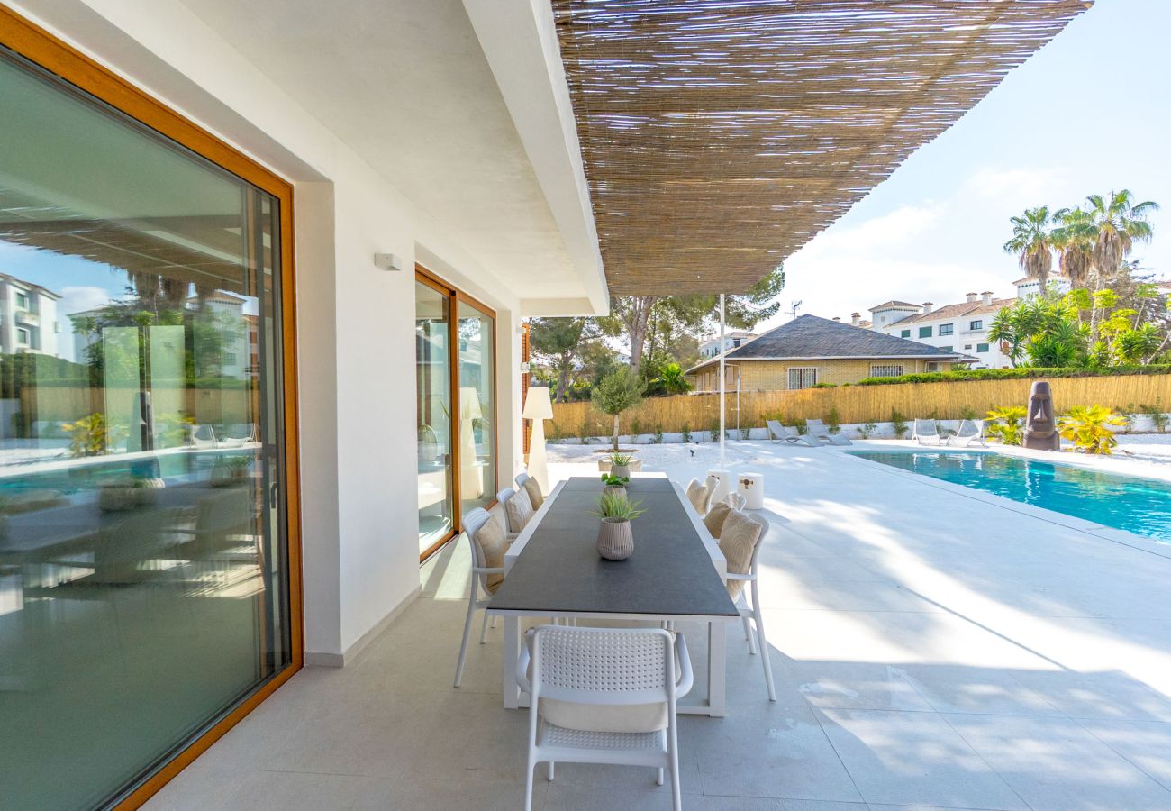 Villa in Orihuela Costa - VILLA MARIPOSA by the Sea