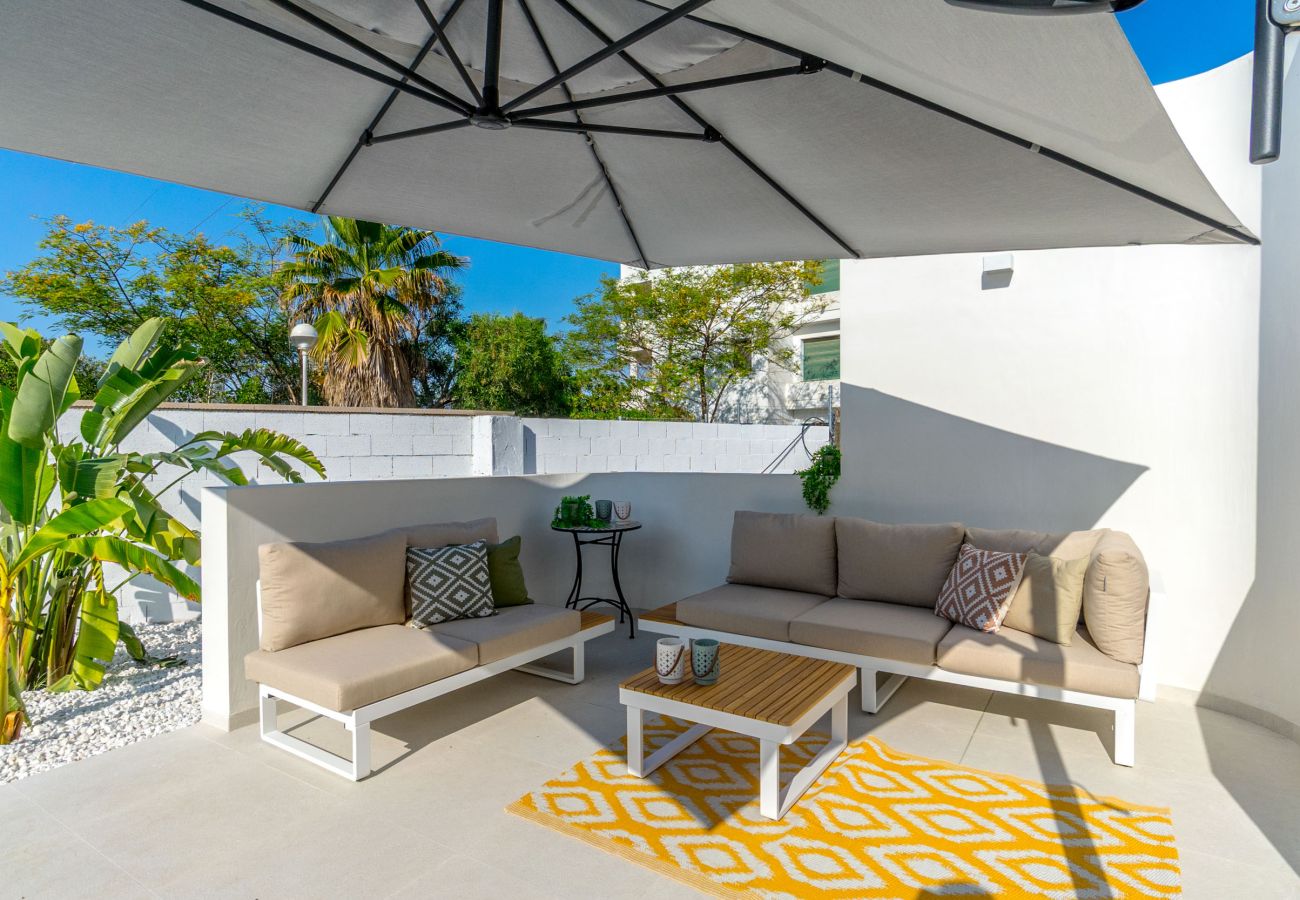 Villa in Orihuela Costa - VILLA MARIPOSA by the Sea