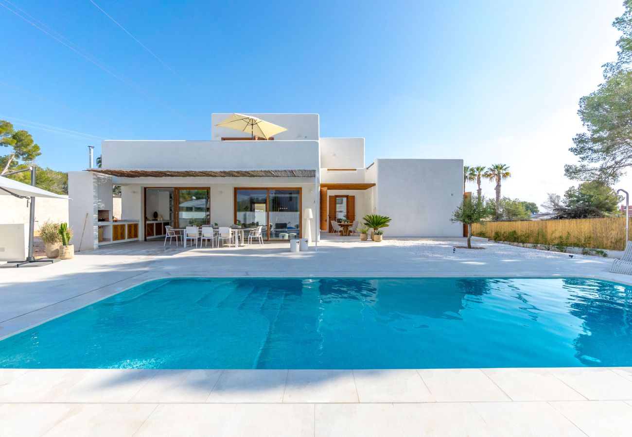 Villa in Orihuela Costa - VILLA MARIPOSA by the Sea